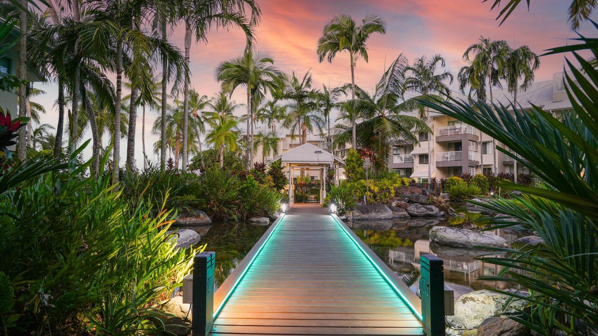 Coral Sands Beachfront Resort Триніті-Біч Екстер'єр фото