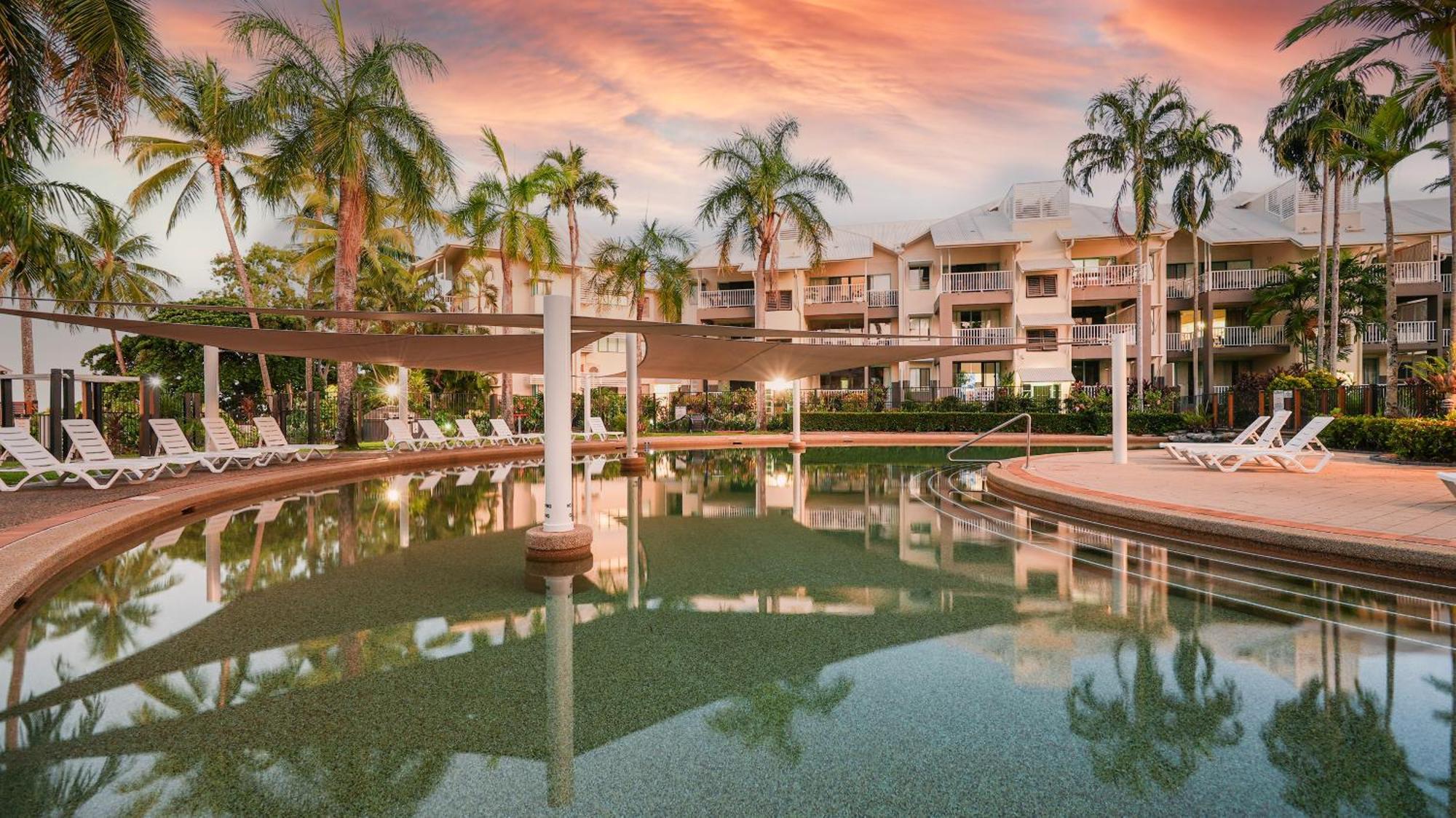 Coral Sands Beachfront Resort Триніті-Біч Екстер'єр фото