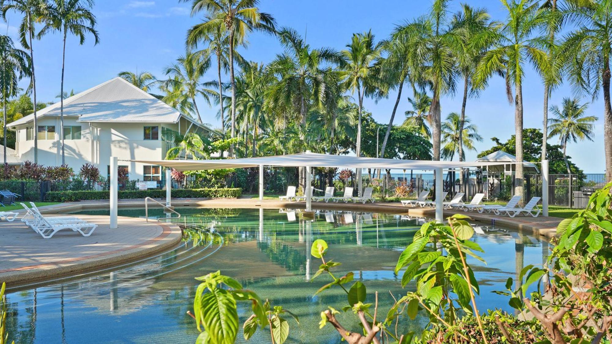 Coral Sands Beachfront Resort Триніті-Біч Екстер'єр фото