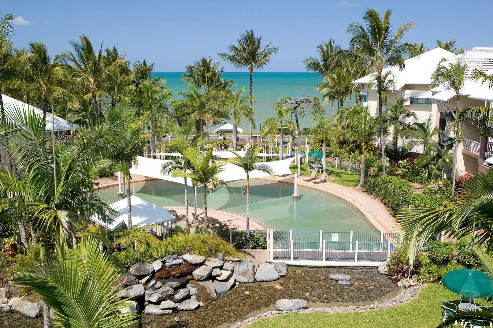 Coral Sands Beachfront Resort Триніті-Біч Екстер'єр фото